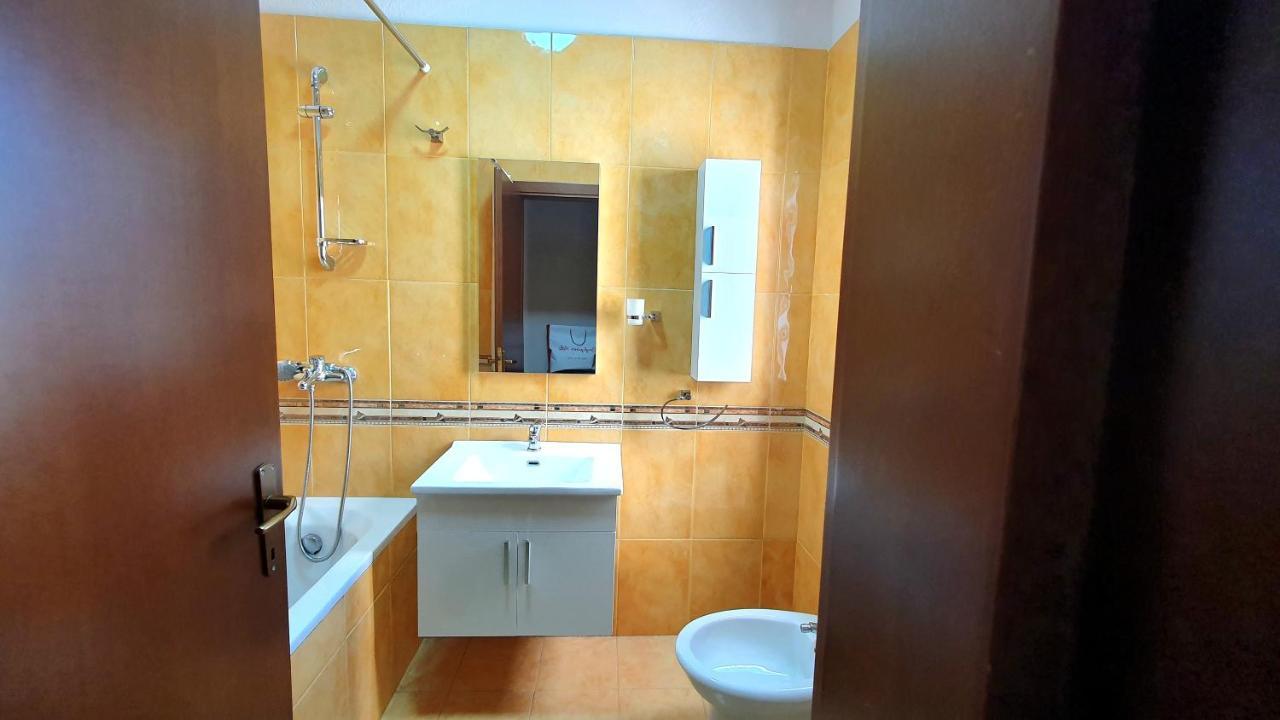 Star Apartment Τίρανα Εξωτερικό φωτογραφία
